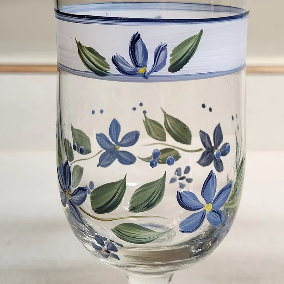3 VTG Hand-Painted Floral Goblets– Blue And White Floral - Picture 4 of 10